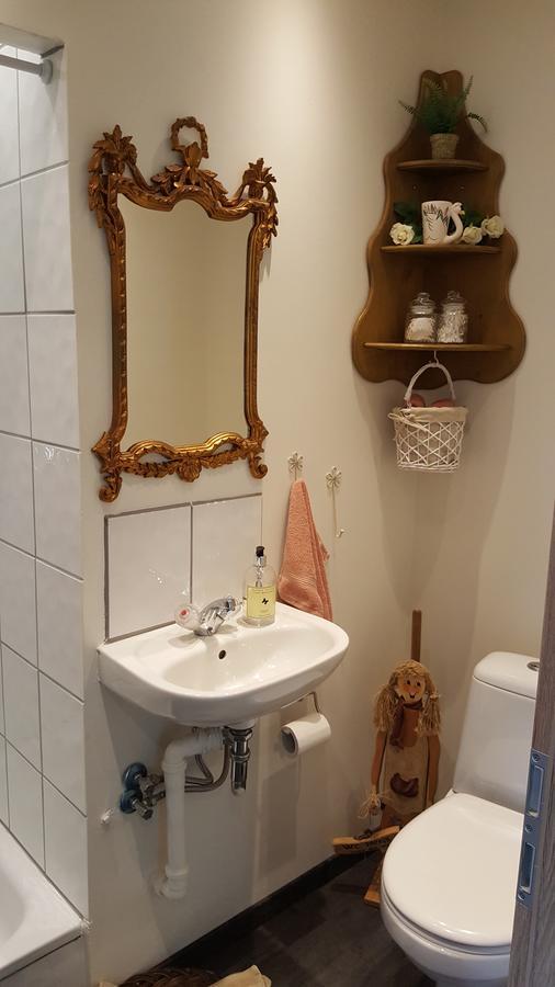 Hvita Husith, Kirkjubraut 48 Apartment Hofn Bagian luar foto
