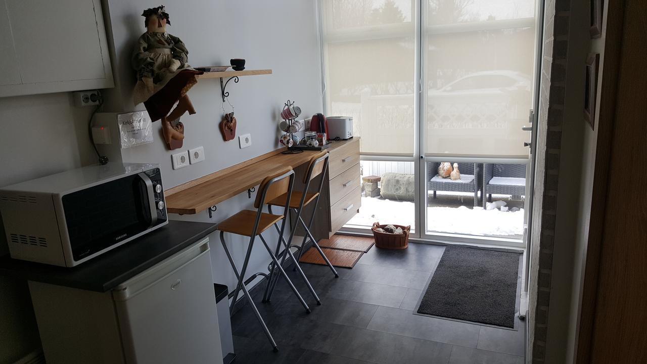 Hvita Husith, Kirkjubraut 48 Apartment Hofn Bagian luar foto