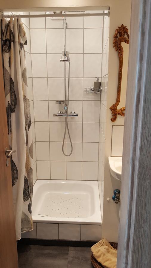 Hvita Husith, Kirkjubraut 48 Apartment Hofn Bagian luar foto